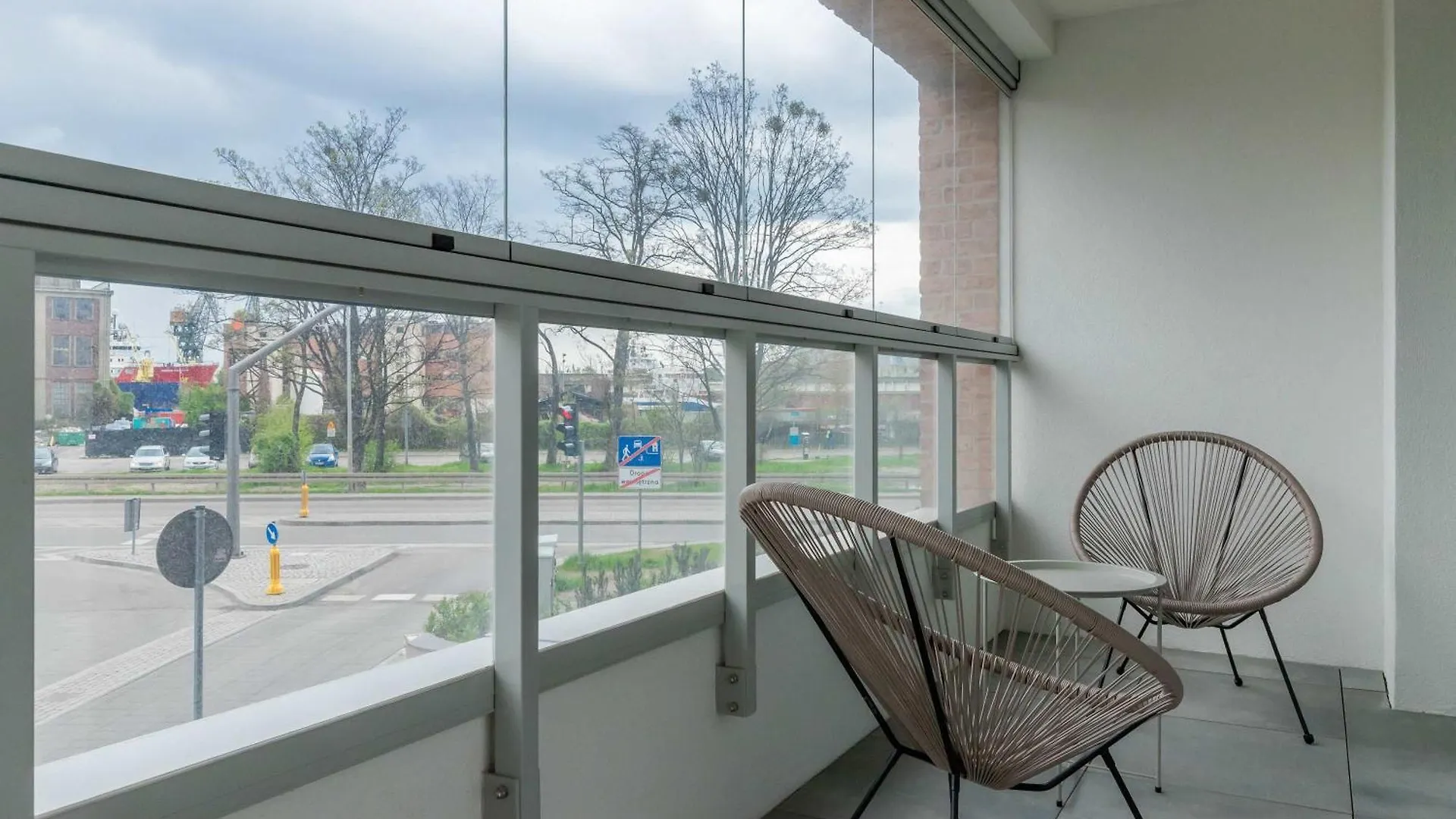 Eleganckie Studio Blisko Rzeki W Gdansku Z Balkonem By Noclegi Renters 0*, Gdansk